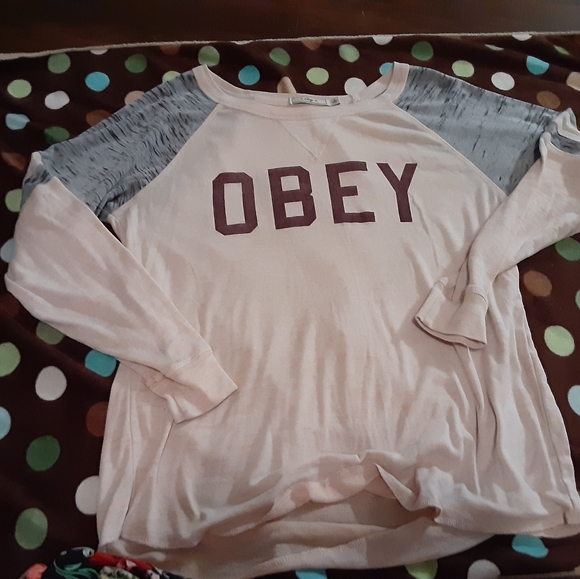 2 long sleeve shirts - Picture 7 of 8